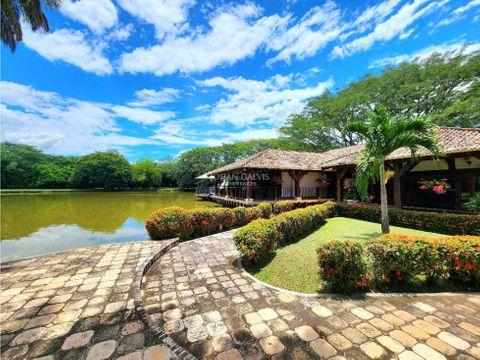 Finca — Plaza Vieja Bolivar