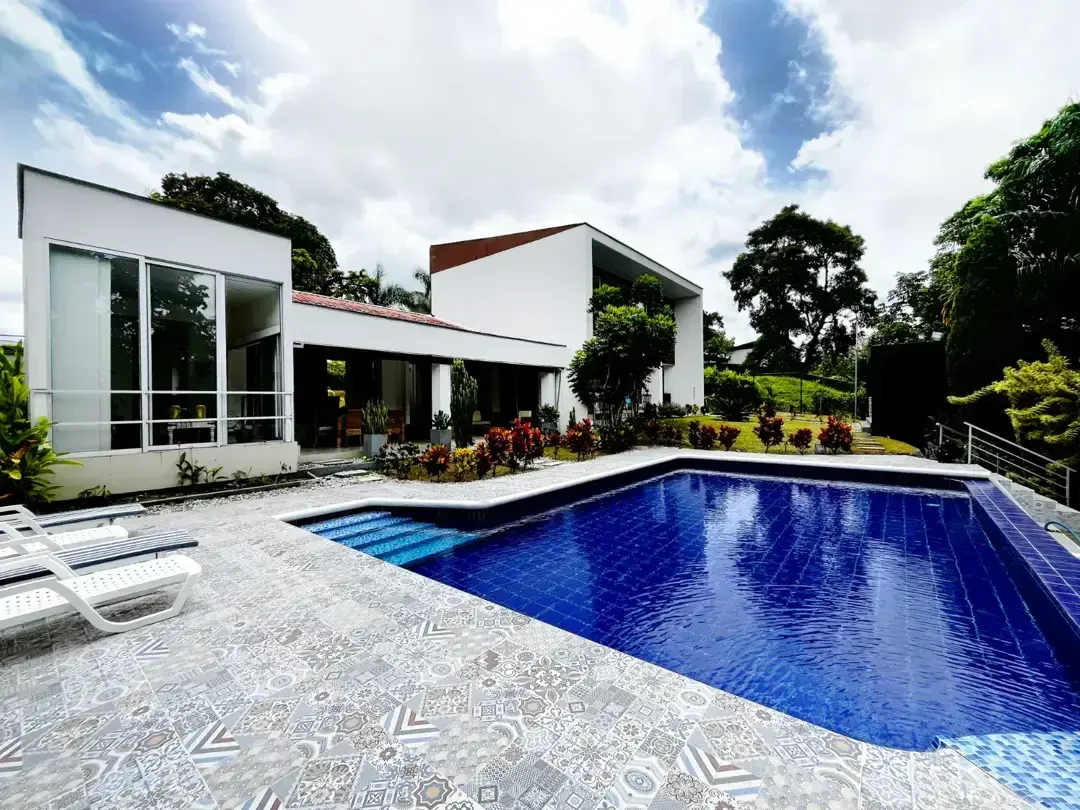 Casa vía Armenia al Club Campestre